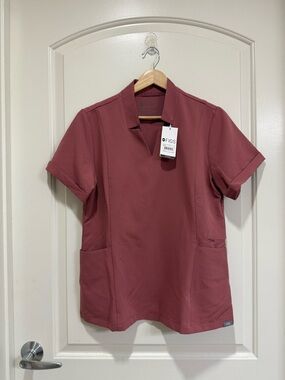 FIGS Inala Scrub Top – Mauve (New With Tag)
